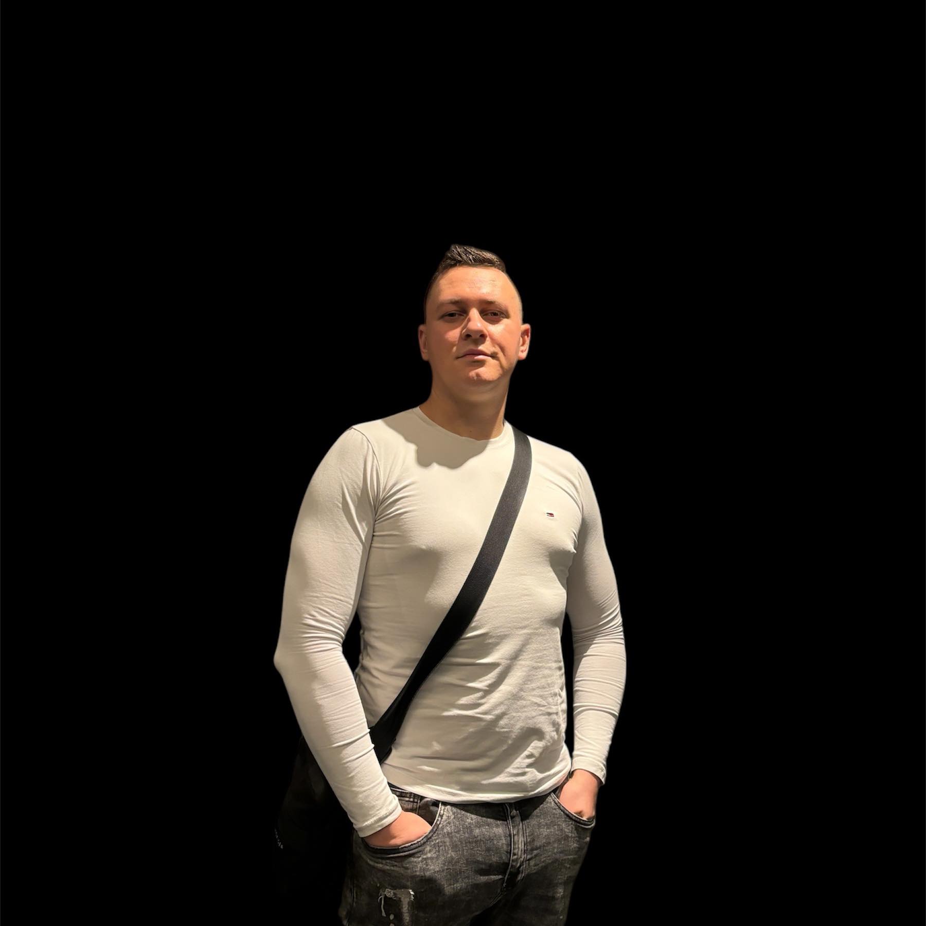 DJ Foku$ – profesjonalny DJ na urodziny i imprezy z najlepszą muzyką.